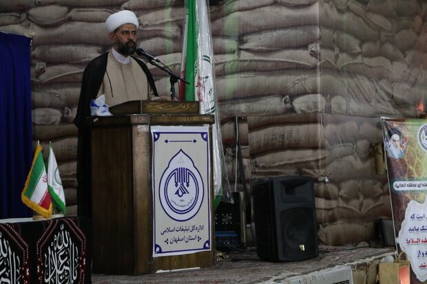 تبیین کنندگان در هیئات مذهبی معرفی شوند تبیین کنندگان در هیئات مذهبی معرفی شوند