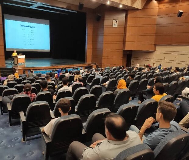 برگزاری دورههای آموزشی مختلف در حوزه هنری لرستان برگزاری دورههای آموزشی مختلف در حوزه هنری لرستان