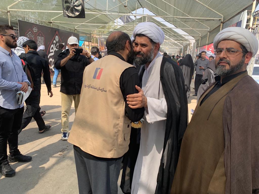 کتیبه های اهدایی رهبرمعظم انقلاب تقدیم مواکب شد کتیبه های اهدایی رهبرمعظم انقلاب تقدیم مواکب شد