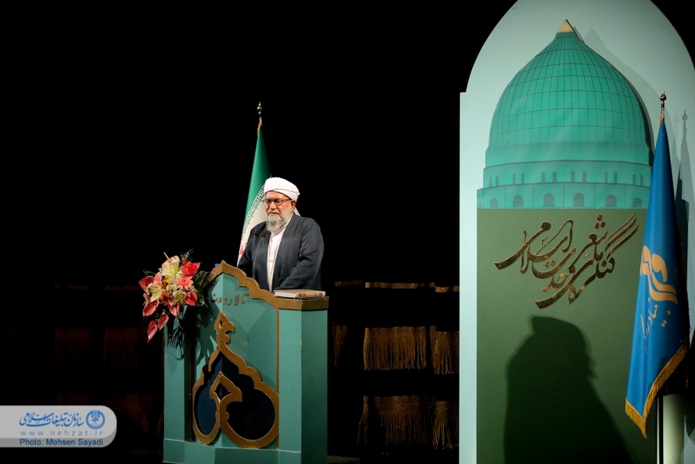 حاشیههای اختتامیه کنگره ملی شعر وحدت اسلامی حاشیههای اختتامیه کنگره ملی شعر وحدت اسلامی