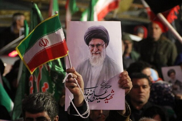 تشییع رهبر شهید باید روح «استکبارستیزی فعال» را احیا کند
