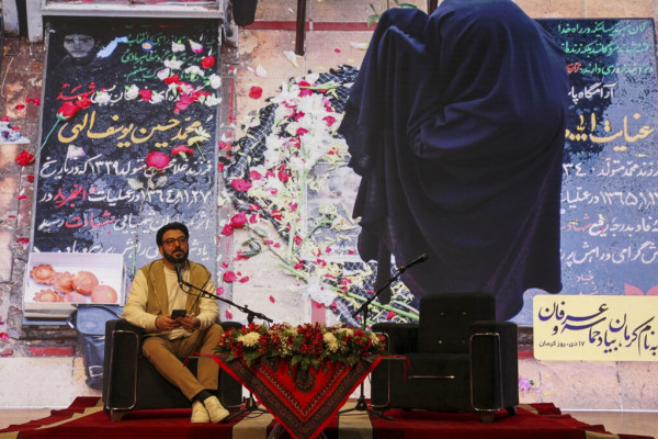 شب شعر و موسیقی با عنوان «به نام کرمان، به یاد حماسه و عرفان» برگزار شد