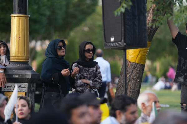 بیرق علوی بر فراز بوستان ملت شهر اراک