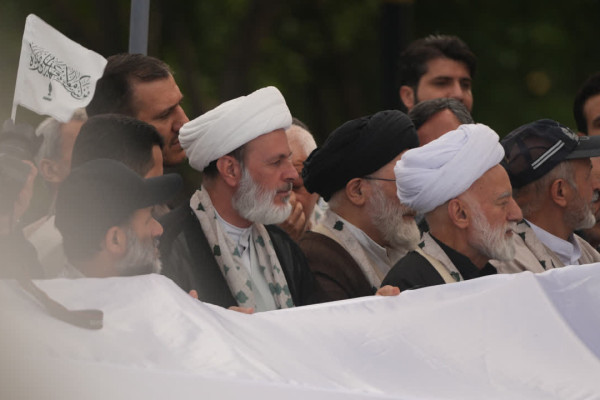 بیرق علوی بر فراز بوستان ملت شهر اراک