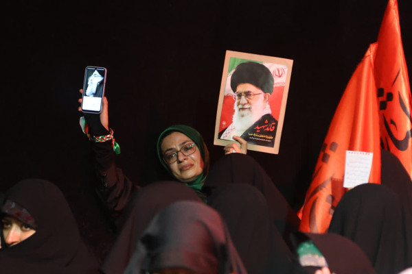 حال‌و‌هوای اجتماع دلدادگان همدانی رهبر شهید در جوار محل شهادت ایشان در رواق کشوردوست