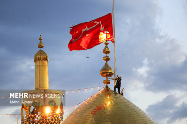 آیین تعویض پرچم گنبد حسینیه اعظم زنجان