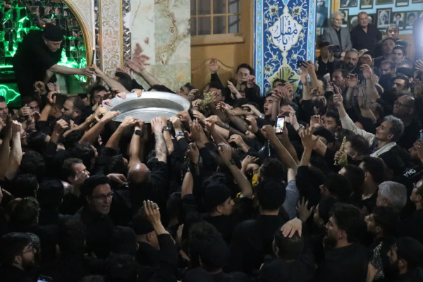 آیین سنتی «طشت گذاری» در مسجد جامع جامع اردبیل
