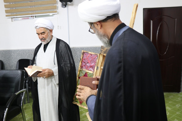 آیین رونمایی از مصحف زندگی با آیه ها