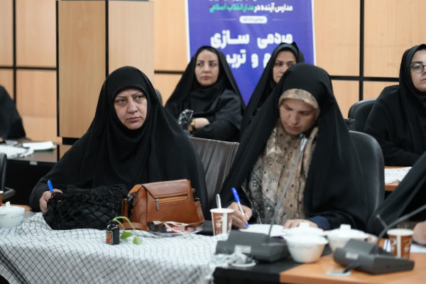 نشست هم‌افزایی مدیران تحول‌خواه مدارس خرم‌آباد برگزار شد