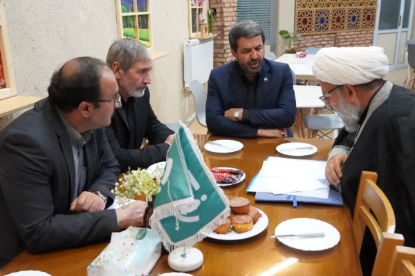 استاندار در جمع کارکنان خدوم نهضت اسلامی همدان