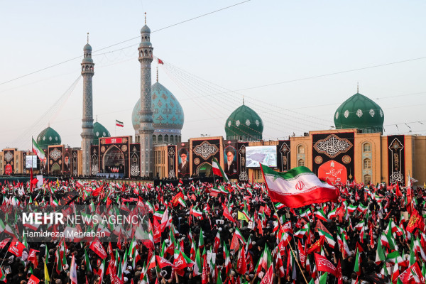 قم یکپارچه در سوگ