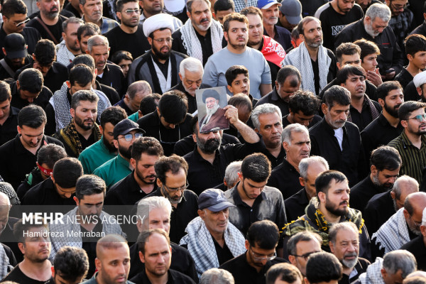 قم یکپارچه در سوگ
