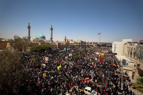 تشییع قائد امت(ره) در نجف