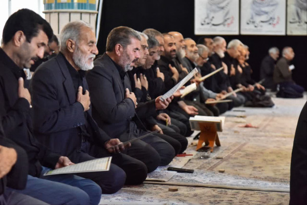 29 سال تداوم چهل صبح زیارت عاشورا در هیئت فاطمیون زنجان