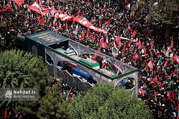 آیین تشییع پیکر مطهر رهبر شهید انقلاب در تهران برگزار شد