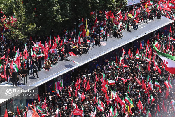 آیین تشییع پیکر مطهر رهبر شهید انقلاب در تهران برگزار شد