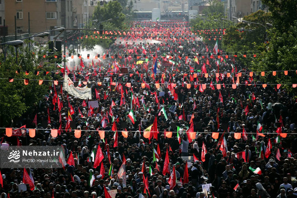 آیین تشییع پیکر مطهر رهبر شهید انقلاب در تهران برگزار شد