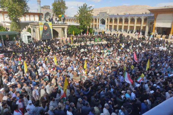 تشییع پیکر شهیده «معصومه کرباسی» و شهید حجت الاسلام «محمد صباحی» در شیراز