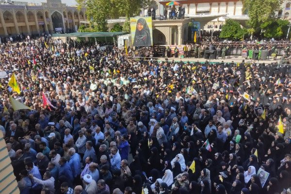 تشییع پیکر شهیده «معصومه کرباسی» و شهید حجت الاسلام «محمد صباحی» در شیراز