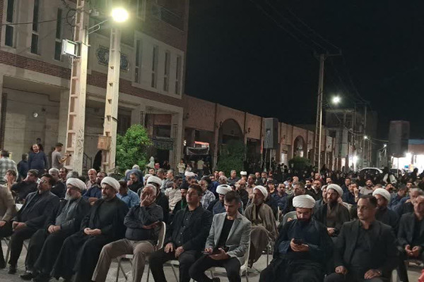 دلدادگان کربلا در شب چهارم محرم اشک ماتم ریختند