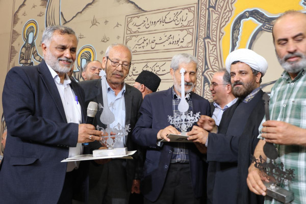 تجلیل از هیئات مذهبی شرکت کننده در مراسم چهلم رهبر شهید